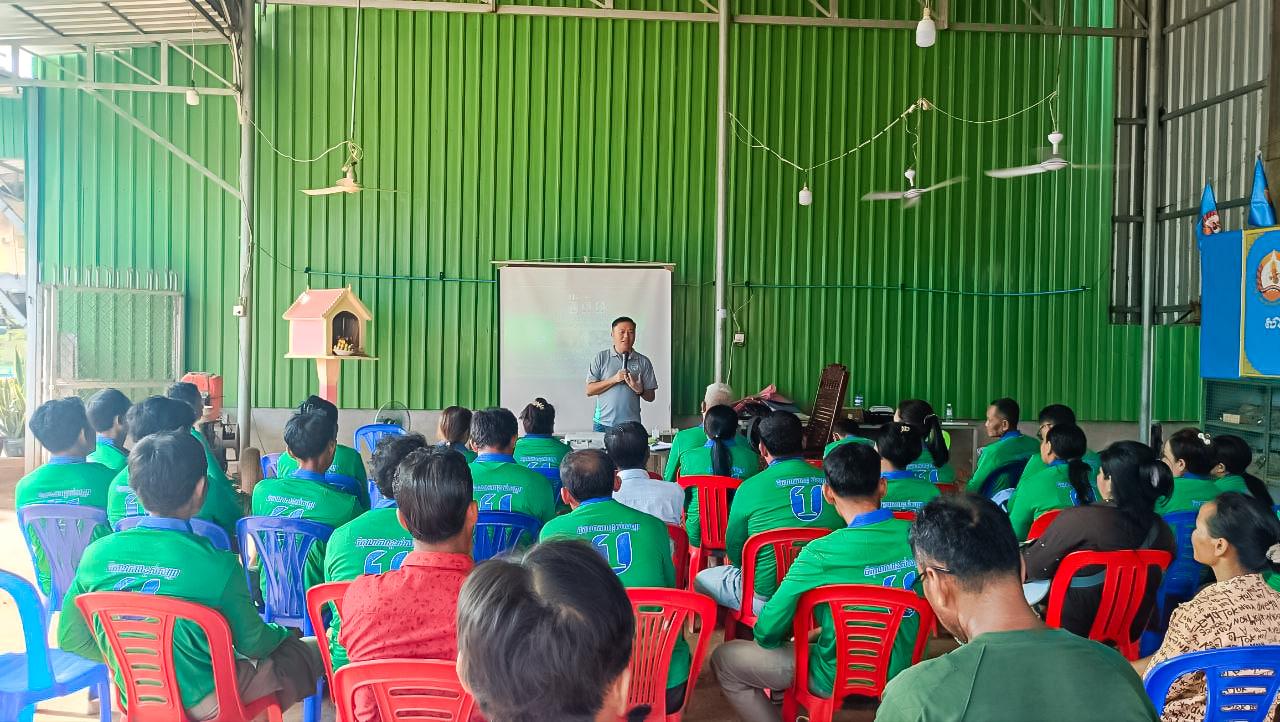 Farmer Meeting in Prey Veng On October 27, 2026, the company met with 37 farmers (including 13 women) in Kanhchriech District, Prey Veng. 